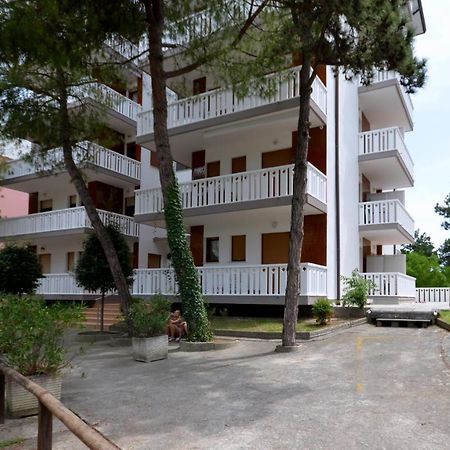 Apartamento Lucerna Lignano Sabbiadoro Exterior foto