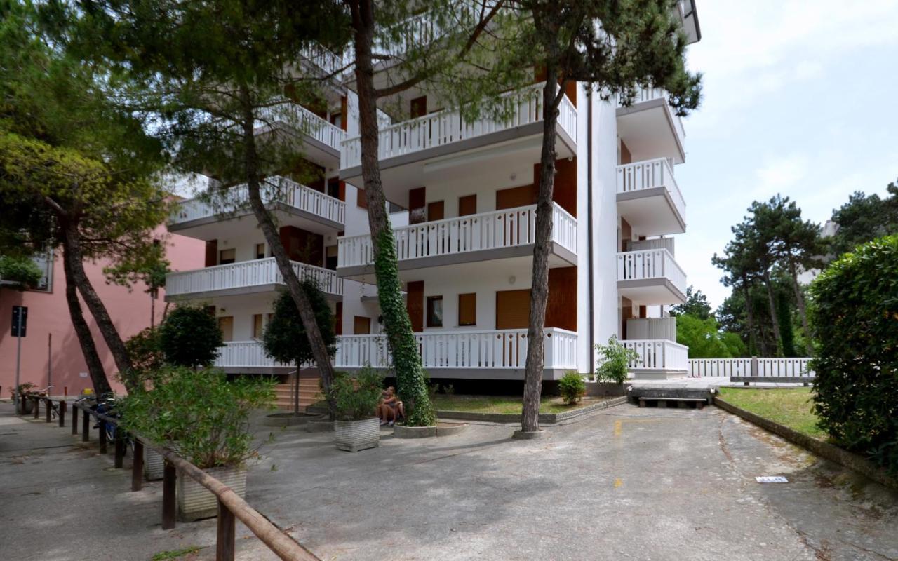 Apartamento Lucerna Lignano Sabbiadoro Exterior foto